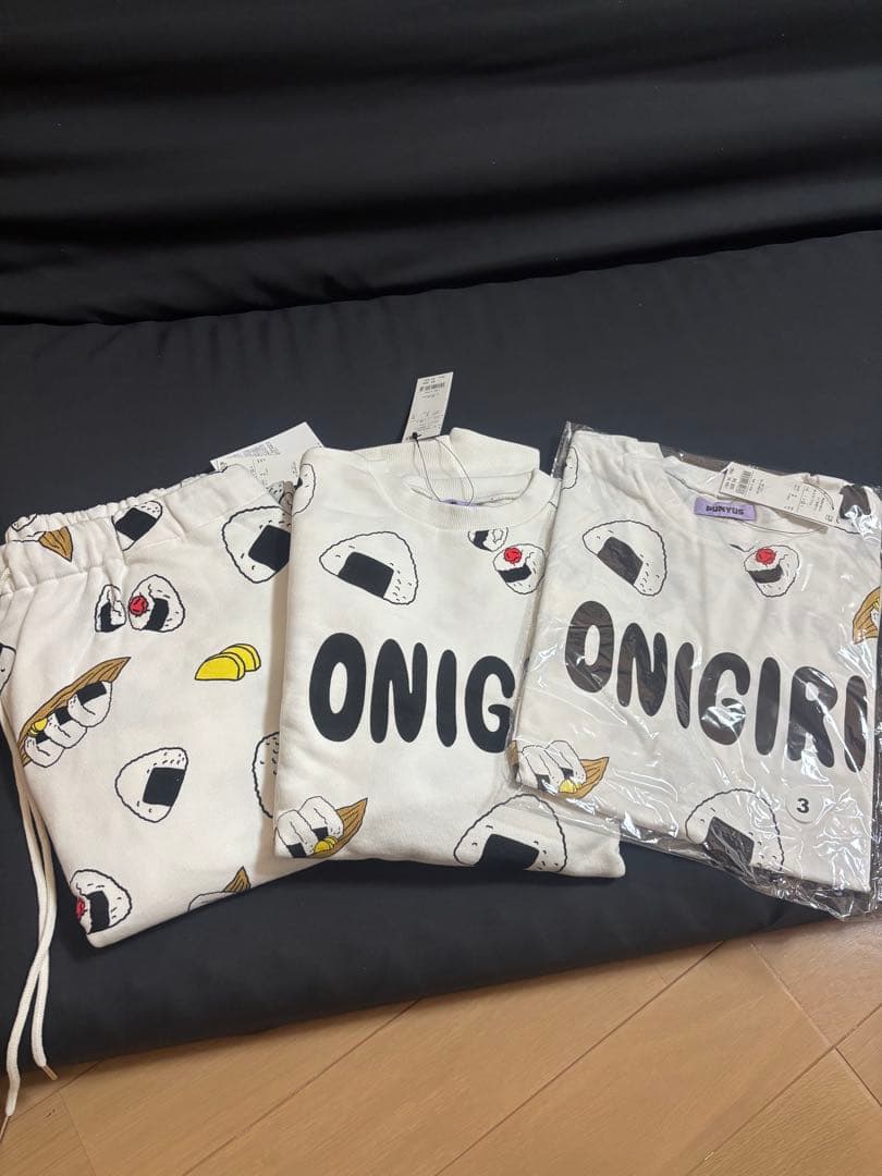 ぷにゅず　おにぎりスウェット　Tシャツ付 ３点セット