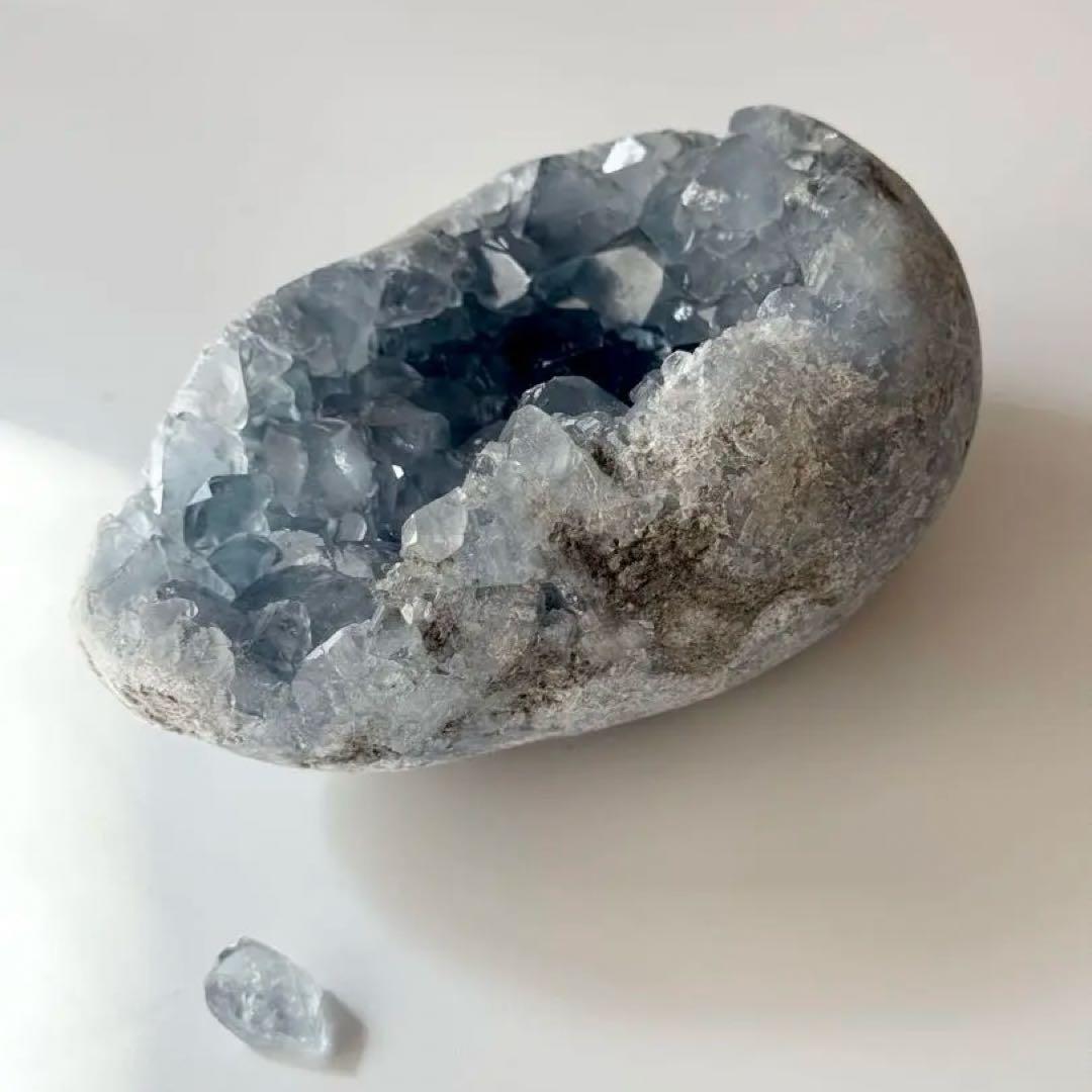 爽やかセレスタイト原石　卵　クラスター