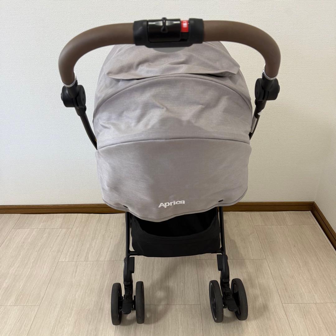 【極美品】2024年モデル アップリカ ラクーナビッテクッション ベビーカー
