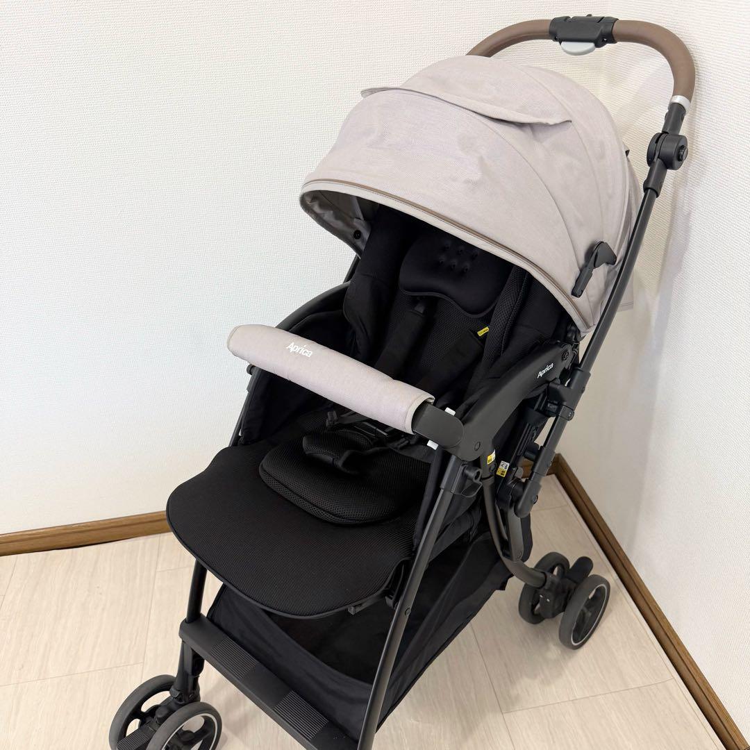 【極美品】2024年モデル アップリカ ラクーナビッテクッション ベビーカー