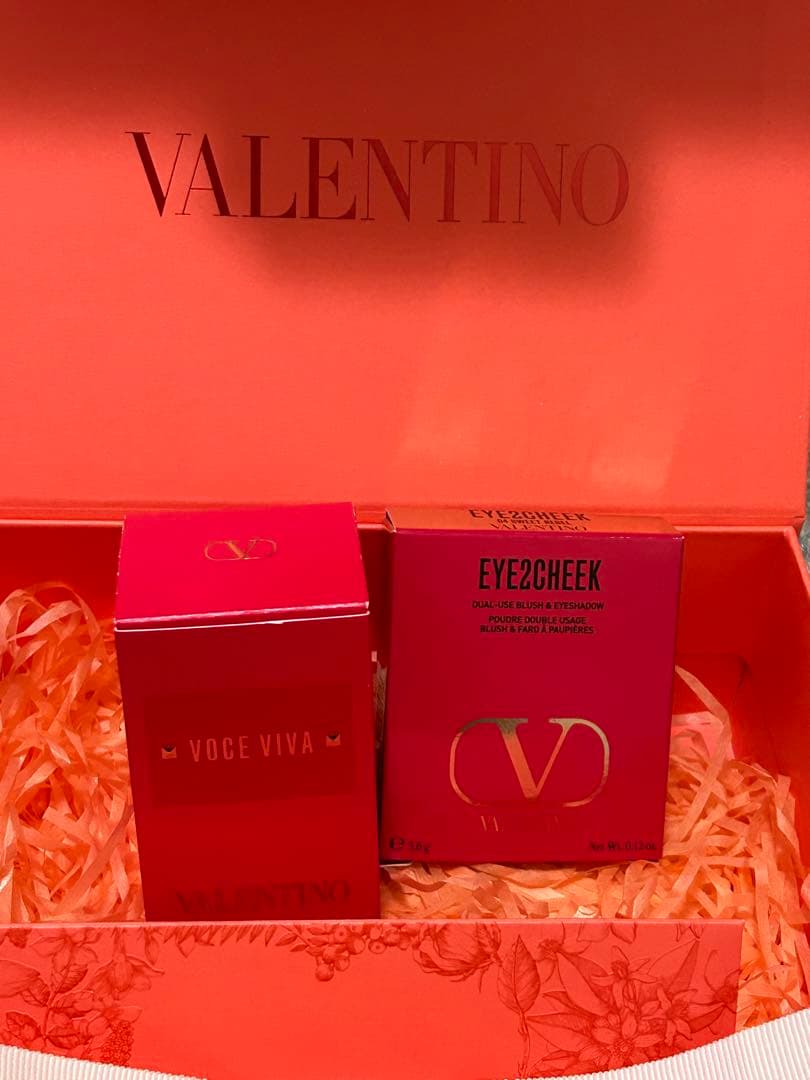⭐︎VALENTINO オールドパルファン&アイチークギフトセット⭐︎