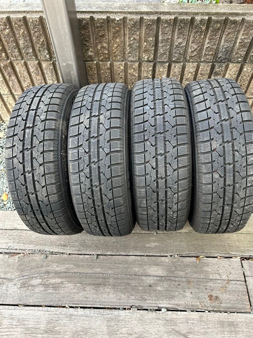 185/60R15 スタッドレス4本セット　シエンタ等に！2023年製造