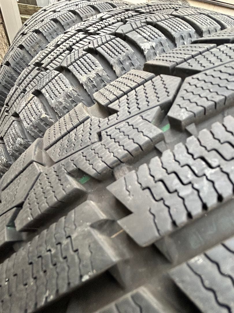 185/60R15 スタッドレス4本セット　シエンタ等に！2023年製造