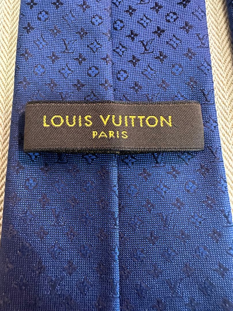 ルイヴィトン　ネイビー シルク ネクタイ ロゴパターン