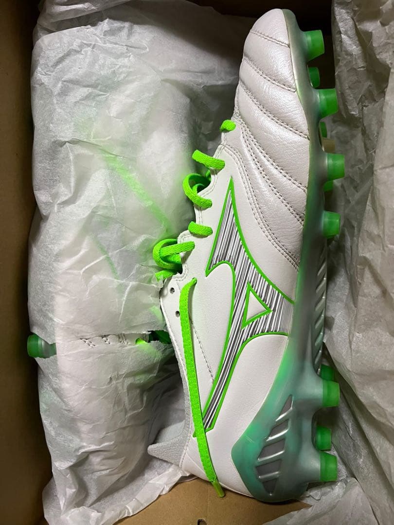 限定色！サッカースパイクモレリアネオ３ 26センチ