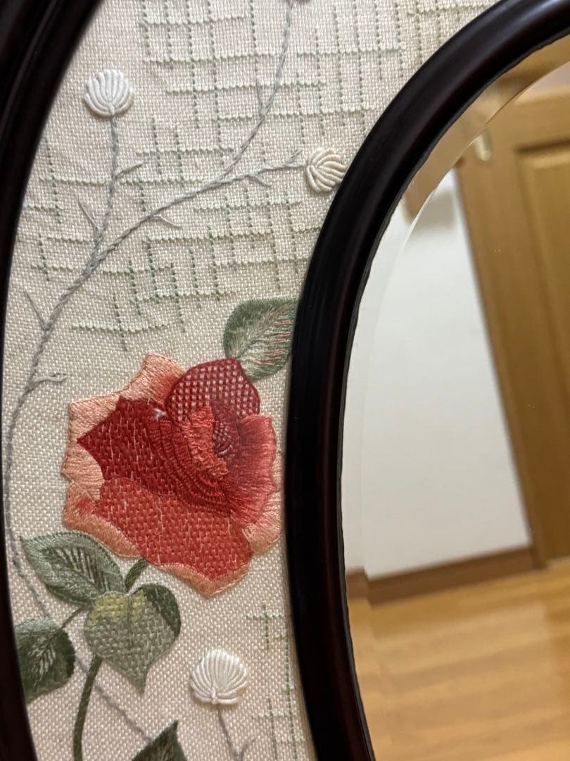 花柄刺繍　大型ミラー　アンティーク 木製フレーム　ウォールミラー