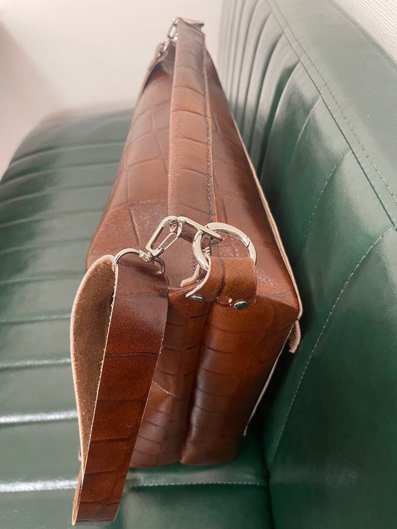 ショルダーバッグ　大容量　姫路レザー　ヌメ革　型押しレザー　ブラウン　新品