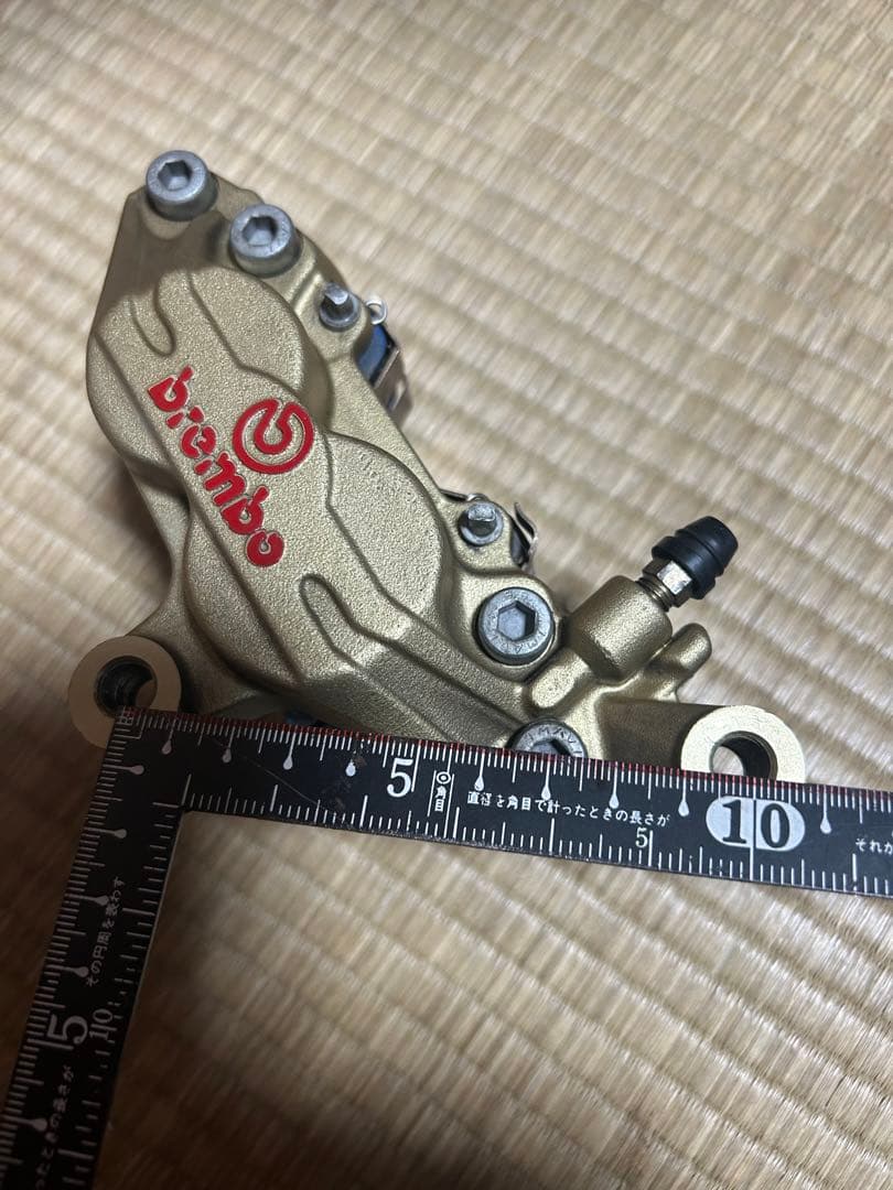 ブレンボキャリパー　4pot 100ピッチ　XJR等に