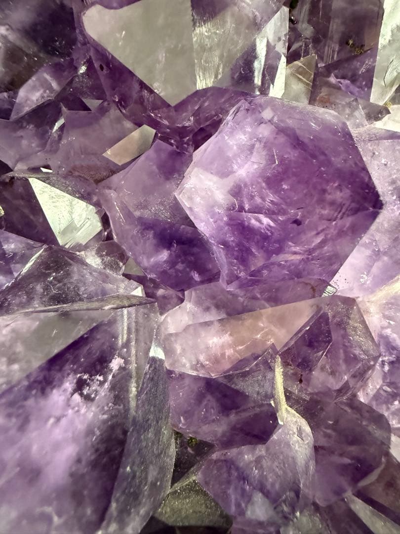 巨大でレアな高品質アメジストドーム