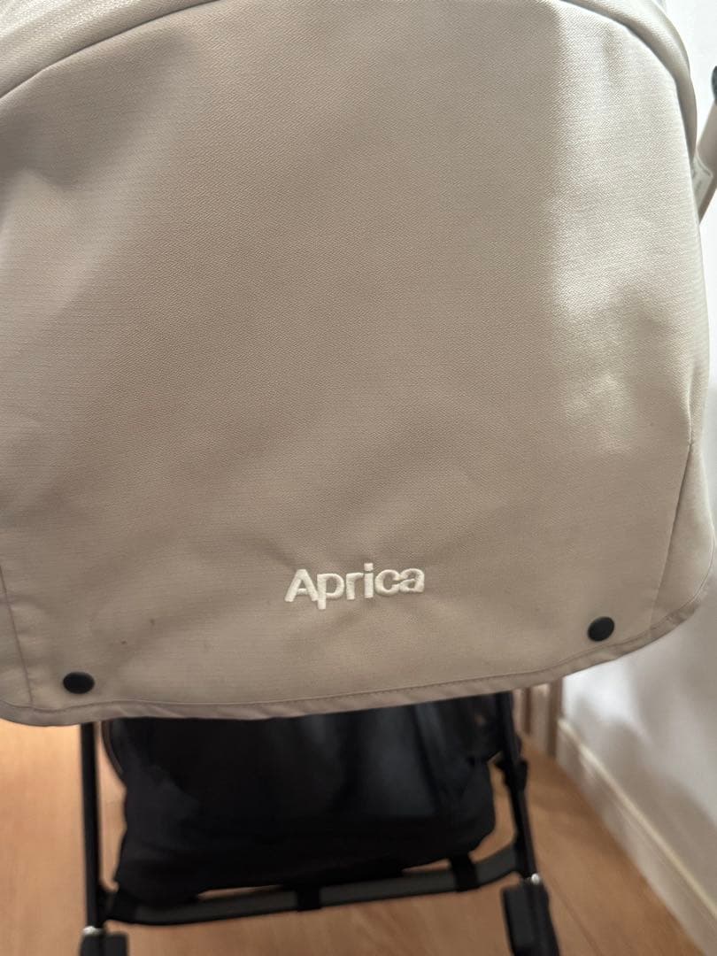 みさ　【美品】Aprica ラクーナビッテクッションラテベージュ