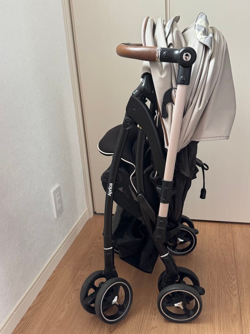 みさ　【美品】Aprica ラクーナビッテクッションラテベージュ