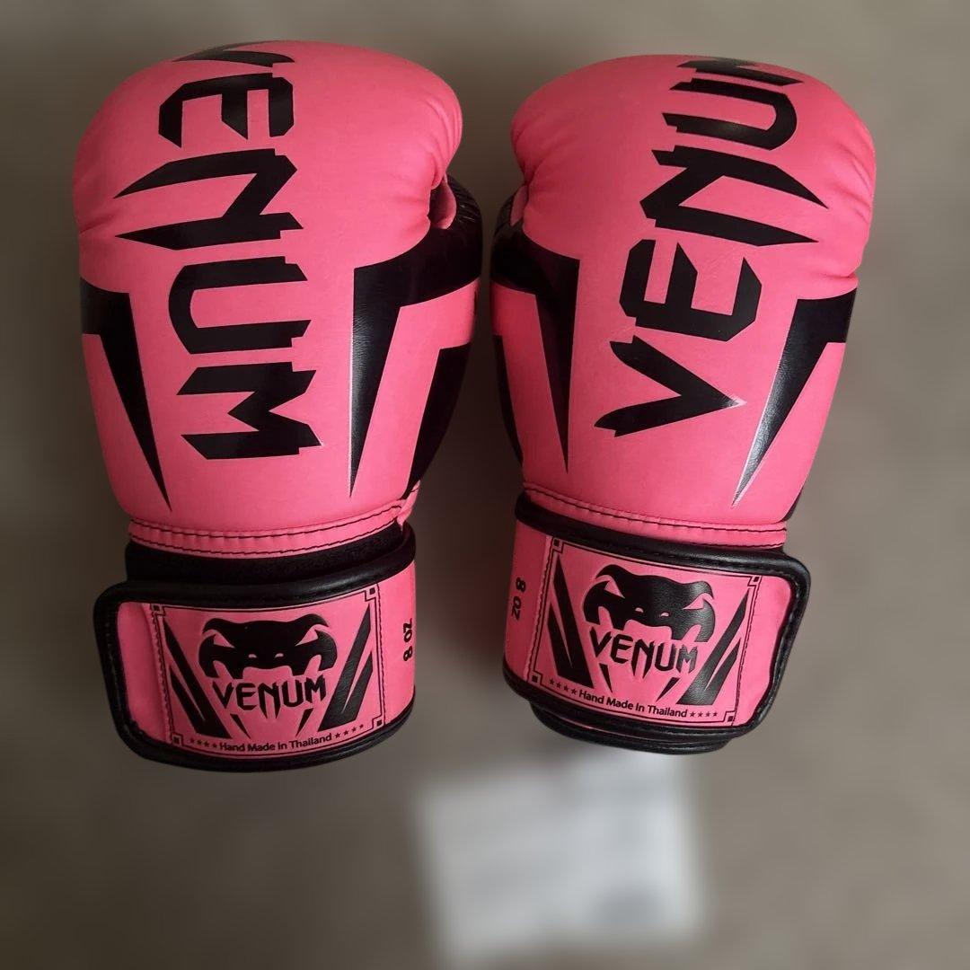 VENUM ボクシンググローブ ピンク