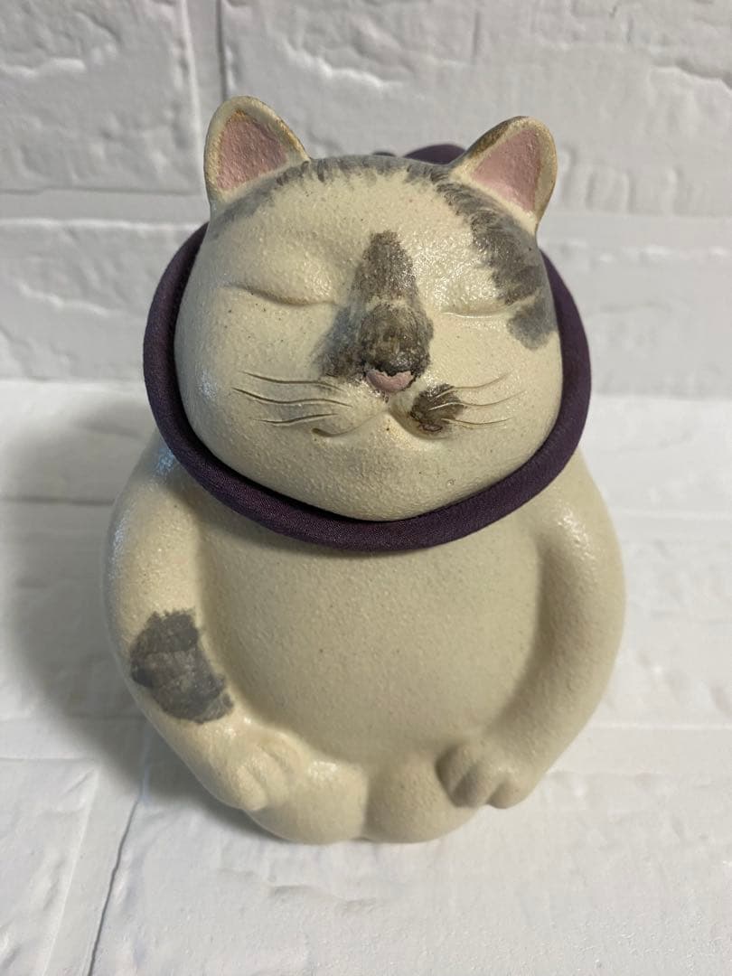 中古品【ぶち猫＆黒猫　猫の置物】2点セット☆おまけ付き☆