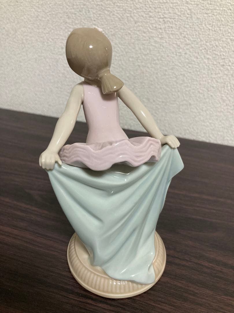 NAO ナオ　磁器人形　「バレエリサイタル」リヤドロ社