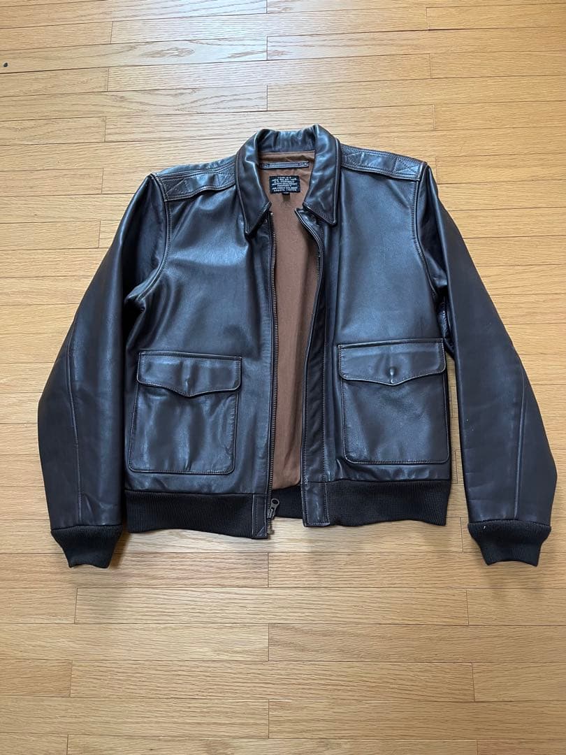 焦茶のレザー ミリタリージャケット40