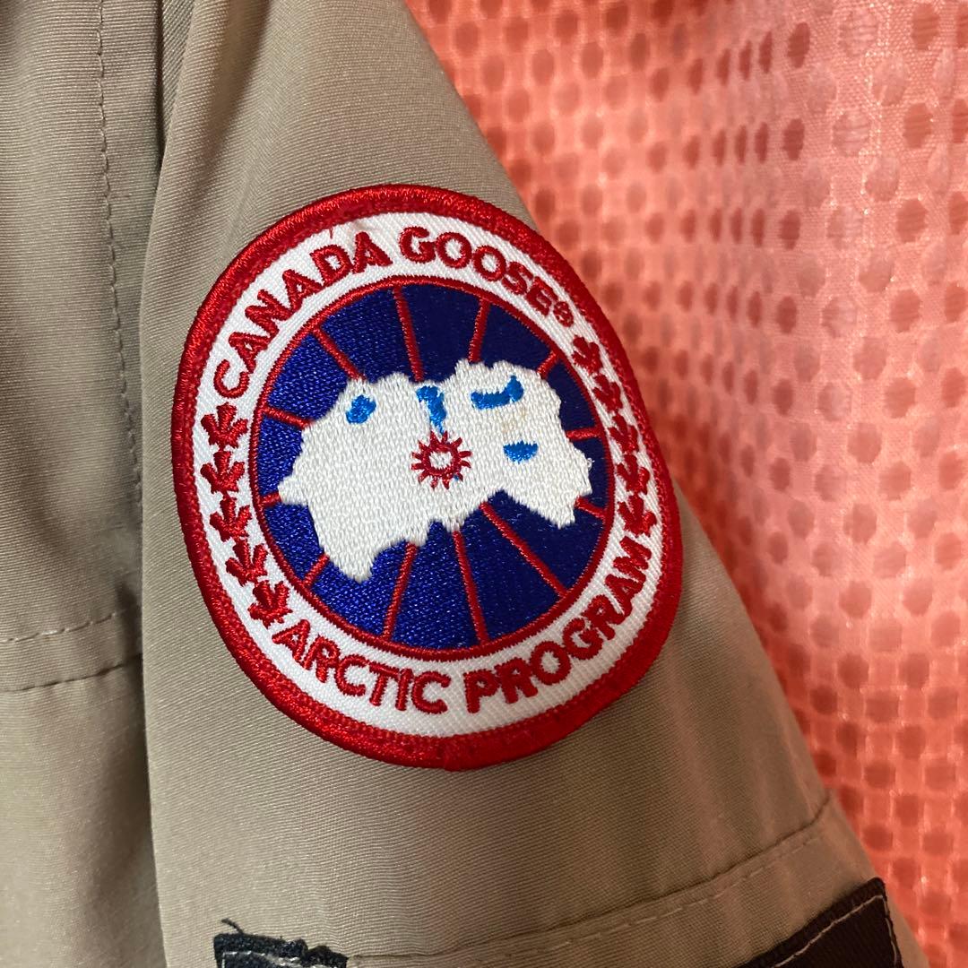   ダウン　ベージュ ブロンテパーカ