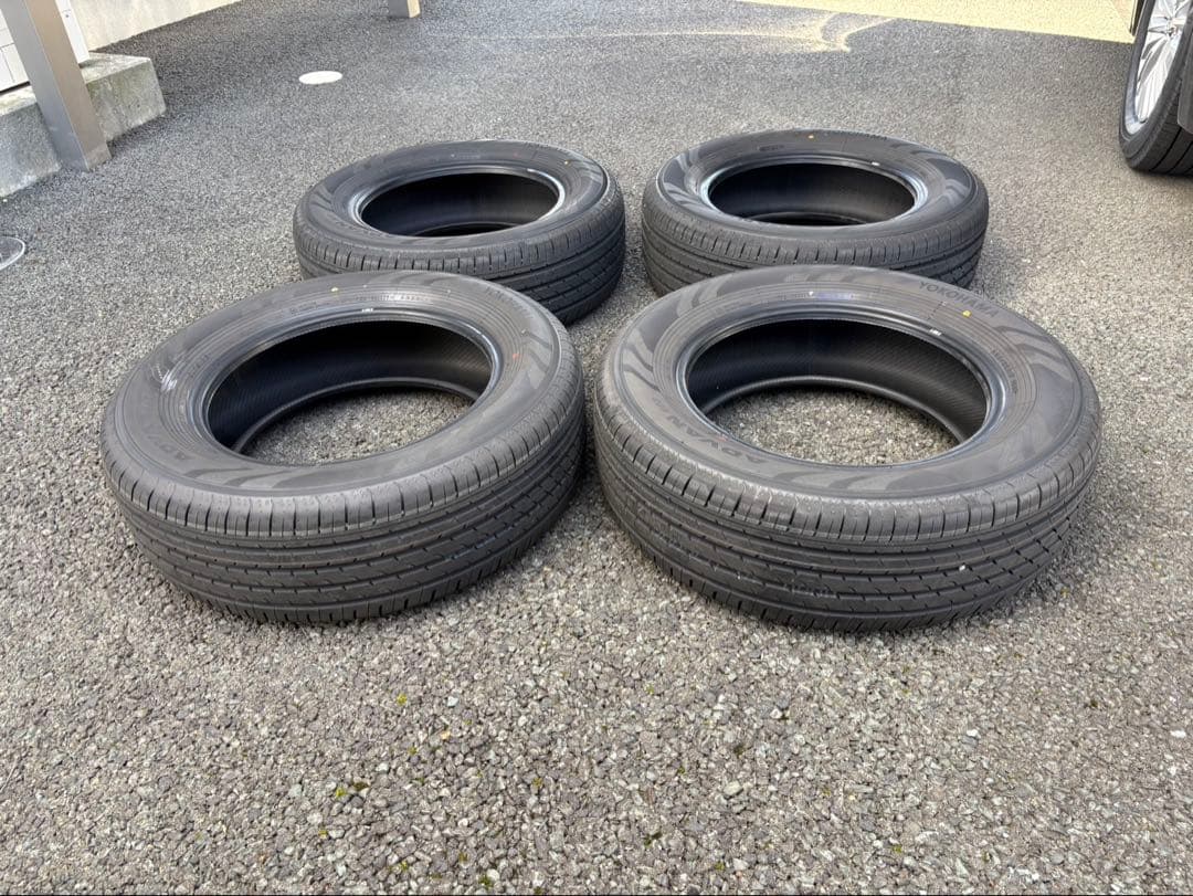 新車外し　YOKOHAMA 225/65R17 タイヤ 4本セット