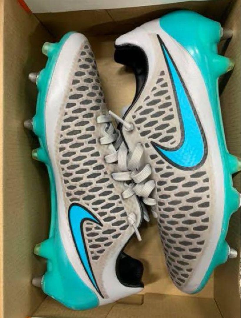 サッカースパイクマジスタsg