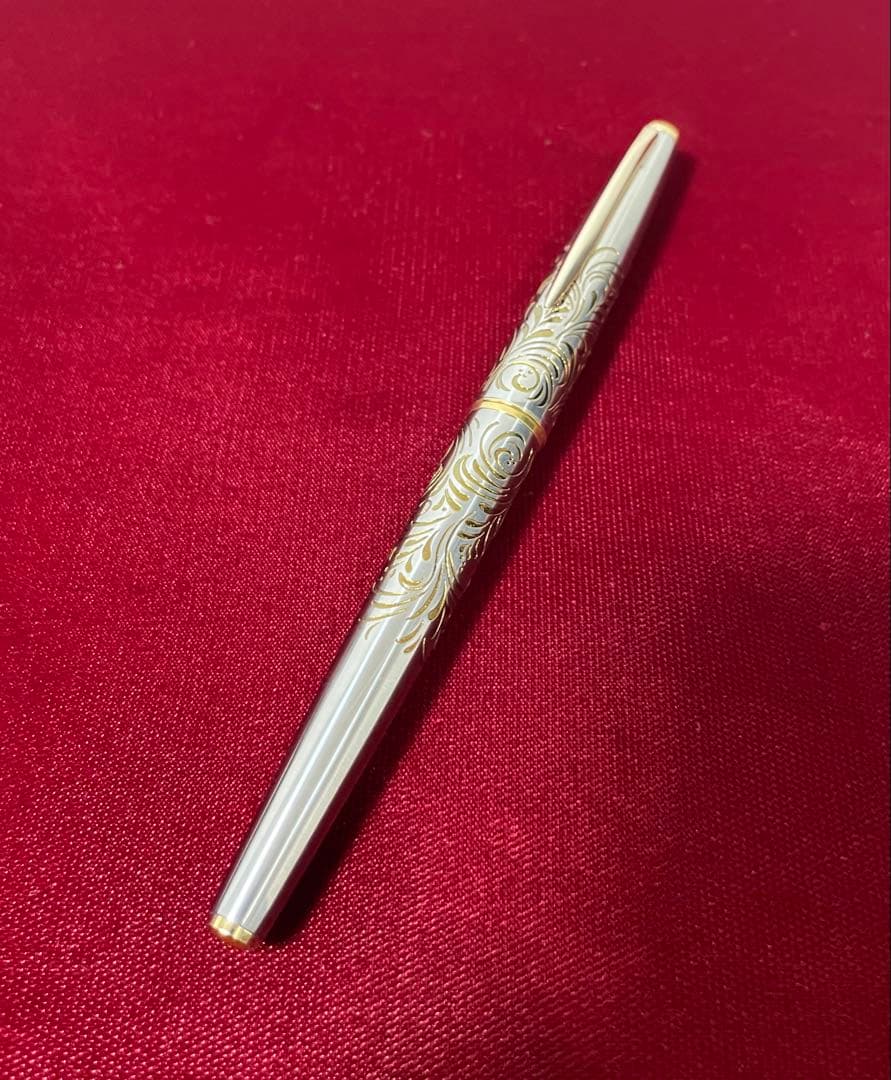 ⚪︎新品未使用　1970年代製　レディ 唐草　アイボリーカバー 18K F 絶版