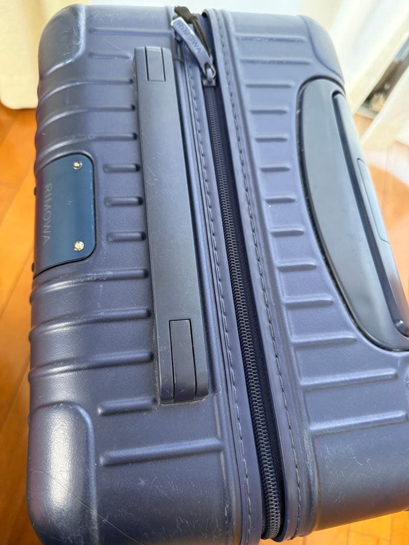 リモワエッセンシャルキャビン機内持ち込み可36L ジャンク品