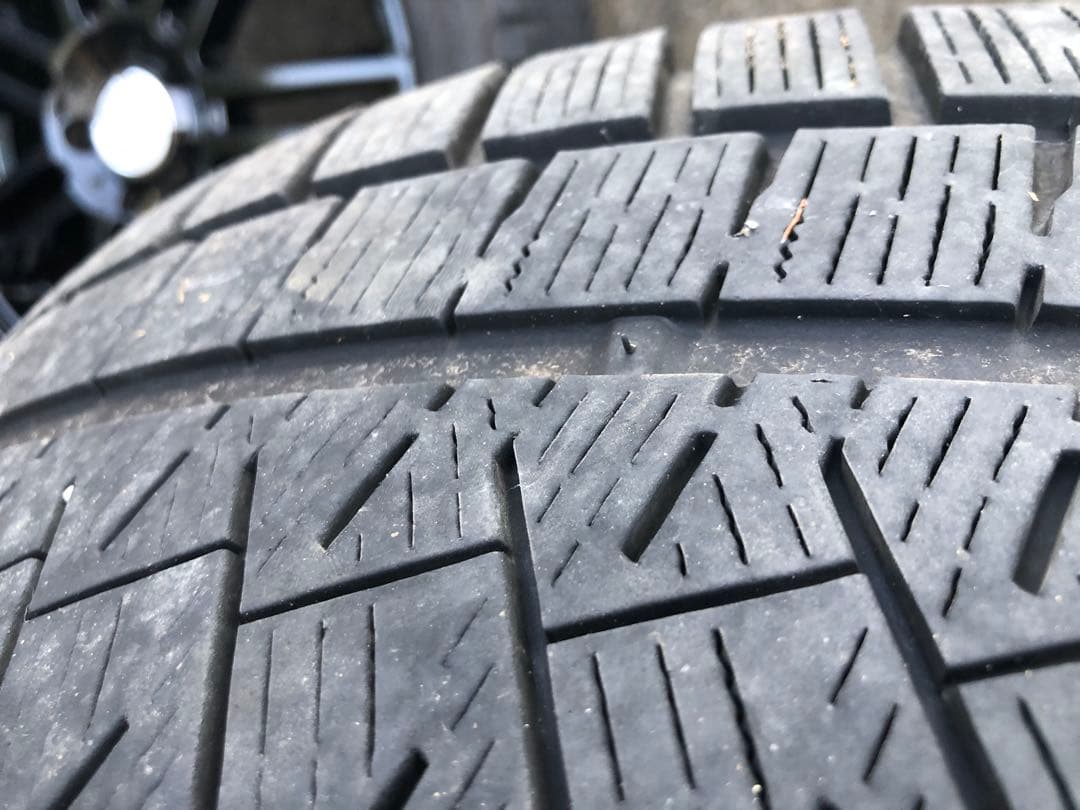 T*U様 メルセデス・ベンツ 18インチ タイヤセット（スタッドレス）