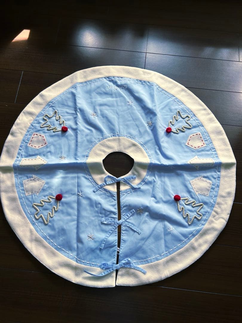 新品未使用　ファミリア　クリスマスツリースカート