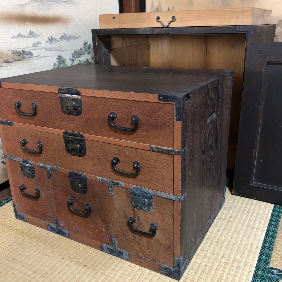 蔵の中にあった上手の船箪笥外箱付き