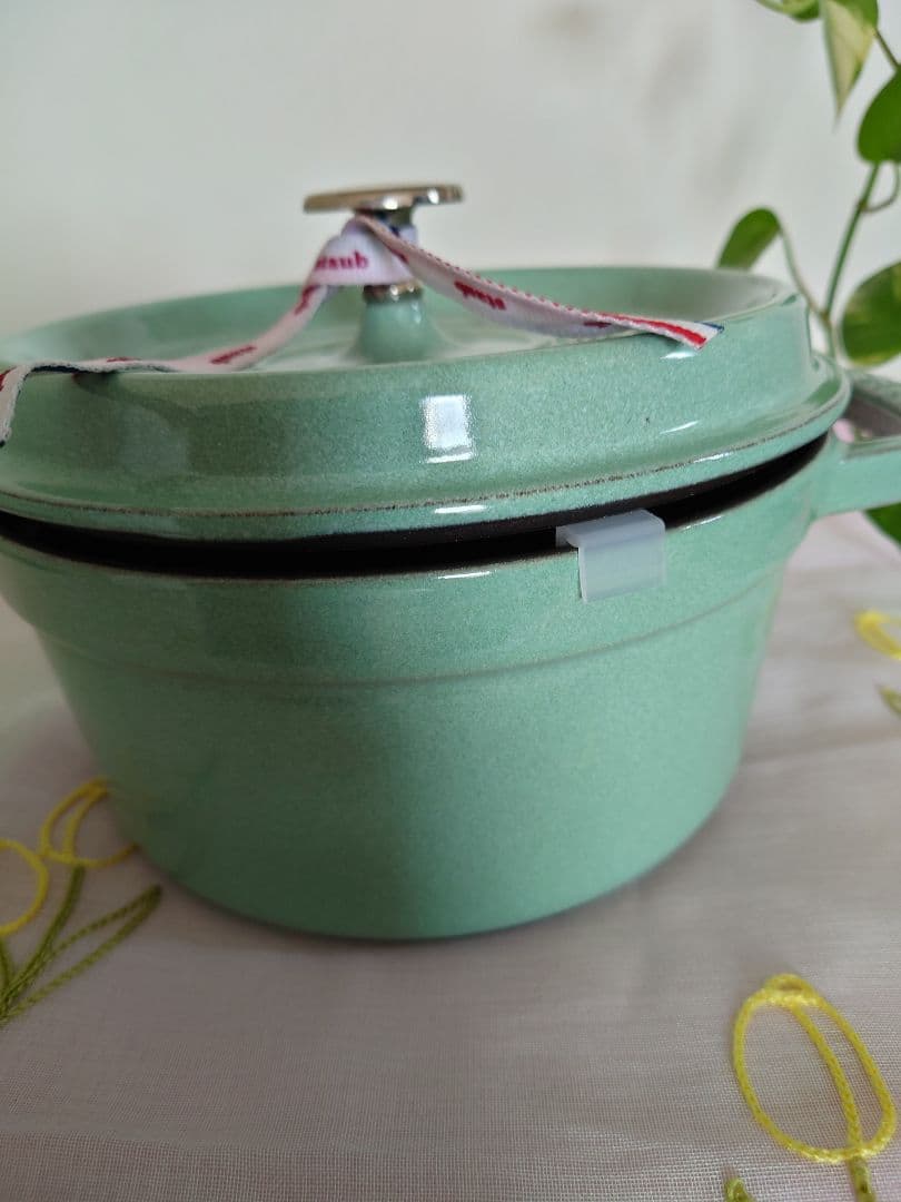 【美品】STAUB ココット ラウンドセージグリーン 20cm
