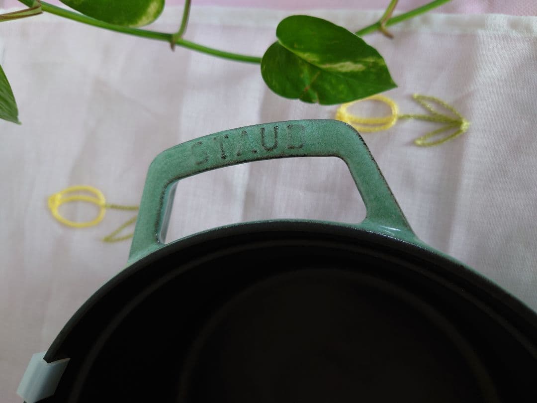 【美品】STAUB ココット ラウンドセージグリーン 20cm