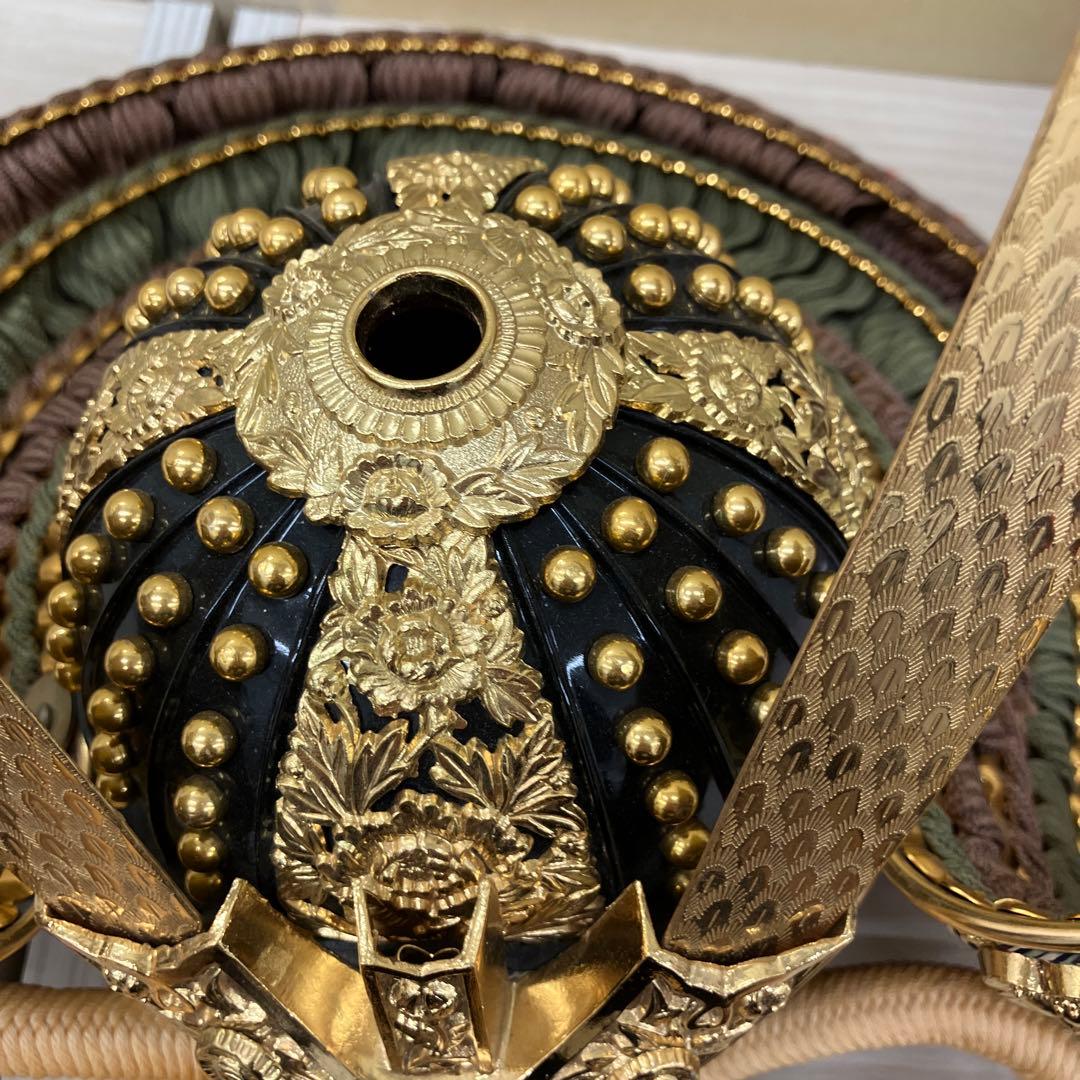 兜飾り　五月人形　金箔押木彫龍 忠保監修　鎧