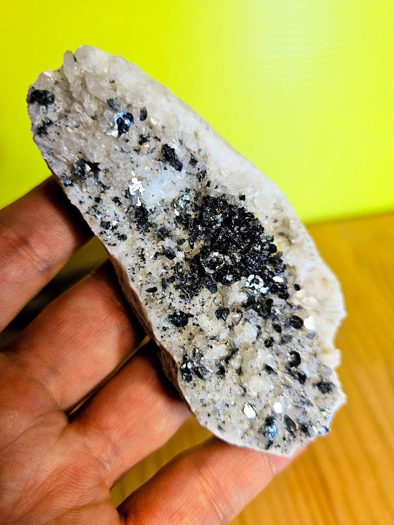 ネパール産 ヘマタイト水晶共生 原石