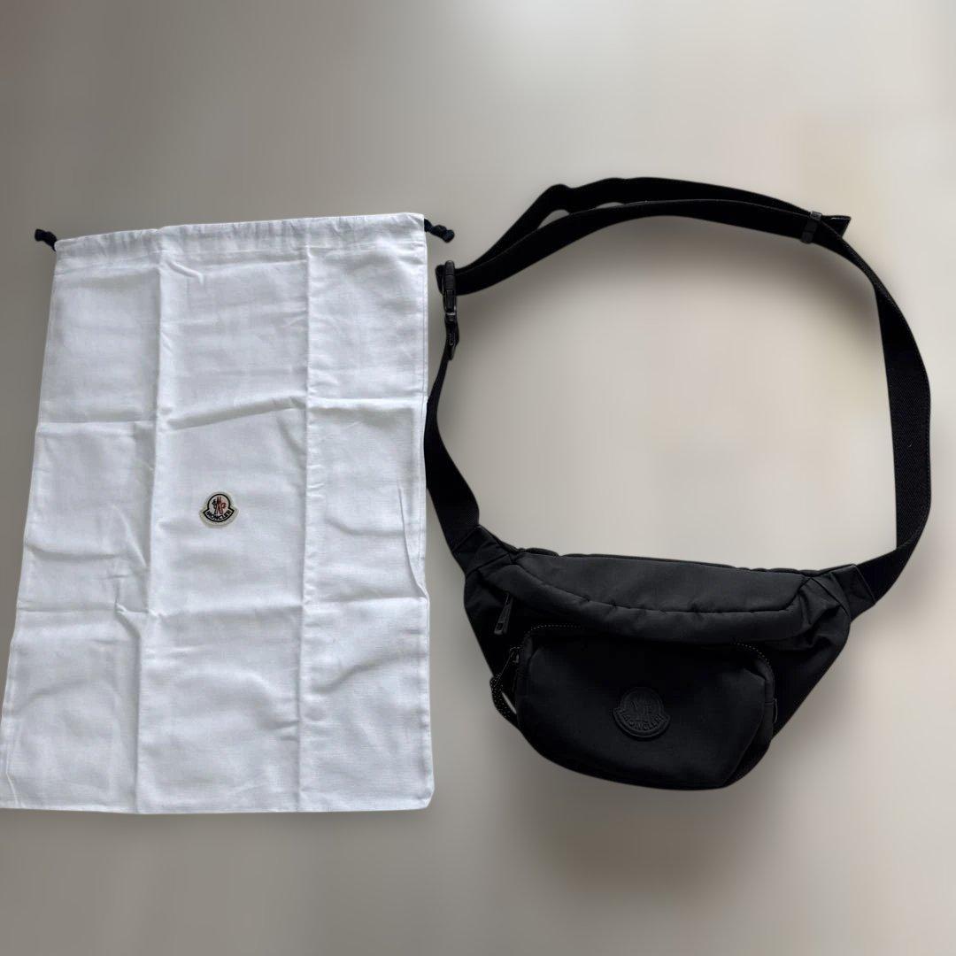 モンクレール　ウエストポーチ　ボディバッグ　黒　メンズ　巾着袋付き