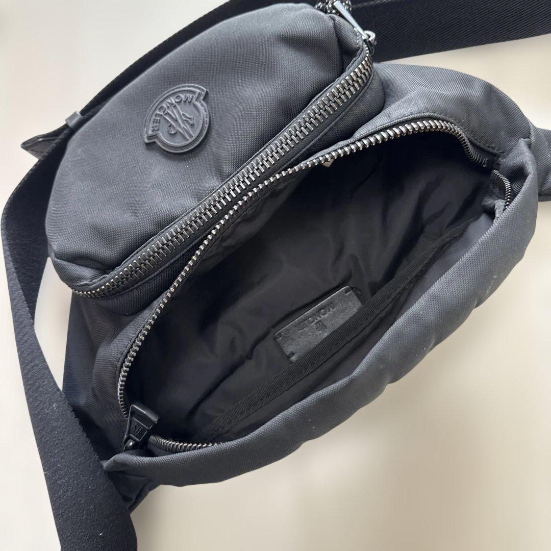 モンクレール　ウエストポーチ　ボディバッグ　黒　メンズ　巾着袋付き