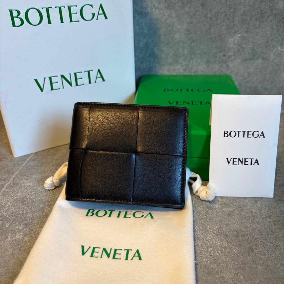 未使用品　ボッテガヴェネタ　折り財布　マキシイントレ　ブラック