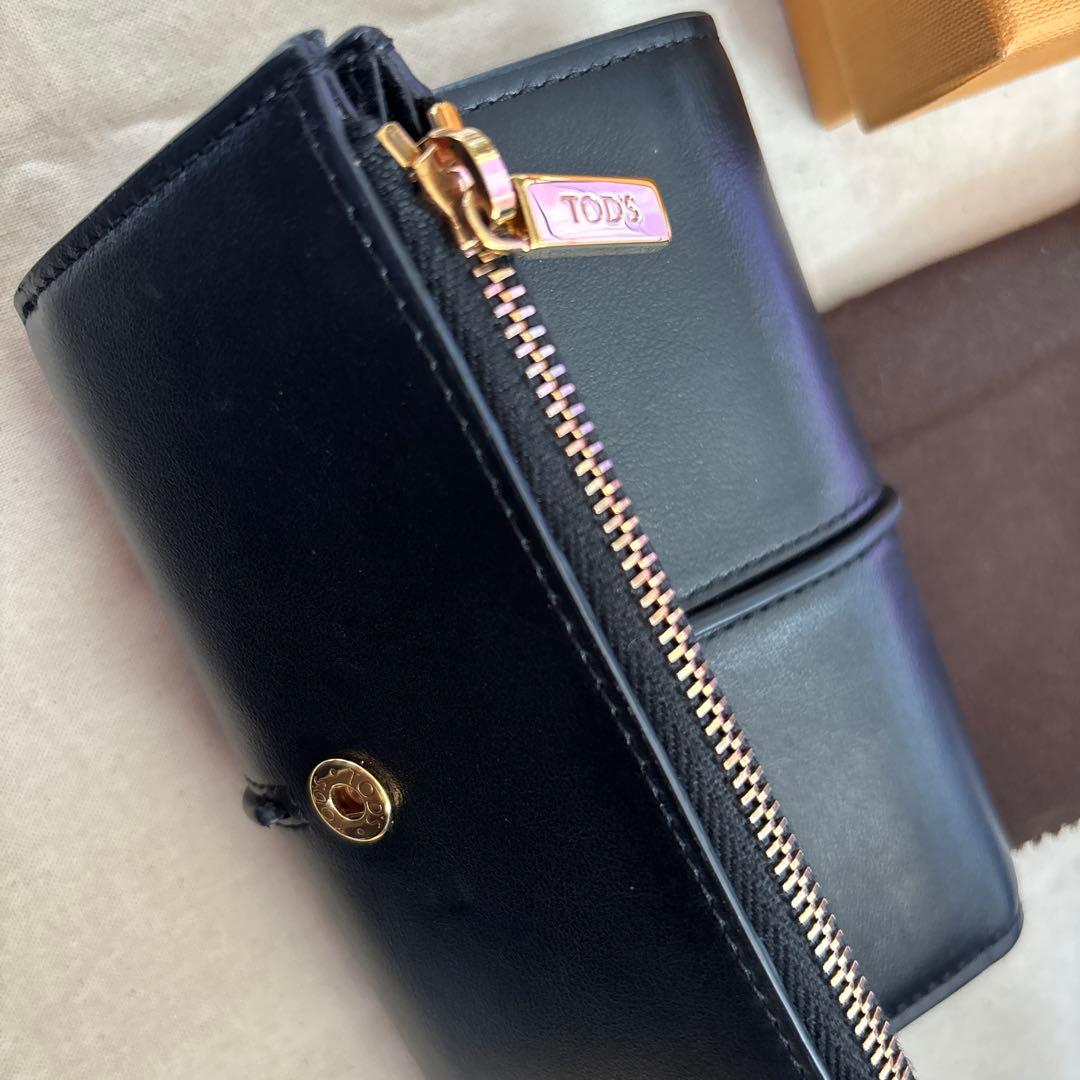 TOD'S ブラック　三つ折り財布　ユニセックス