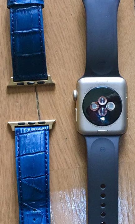 ゴールド Apple Watch、 Series 2 42mmバンド２つ付き