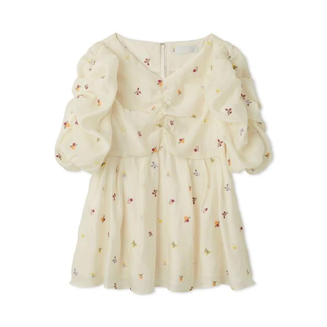 小花刺繍ペプラムブラウス