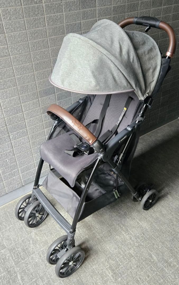 コンビ　アクビィプラス　AO グレー