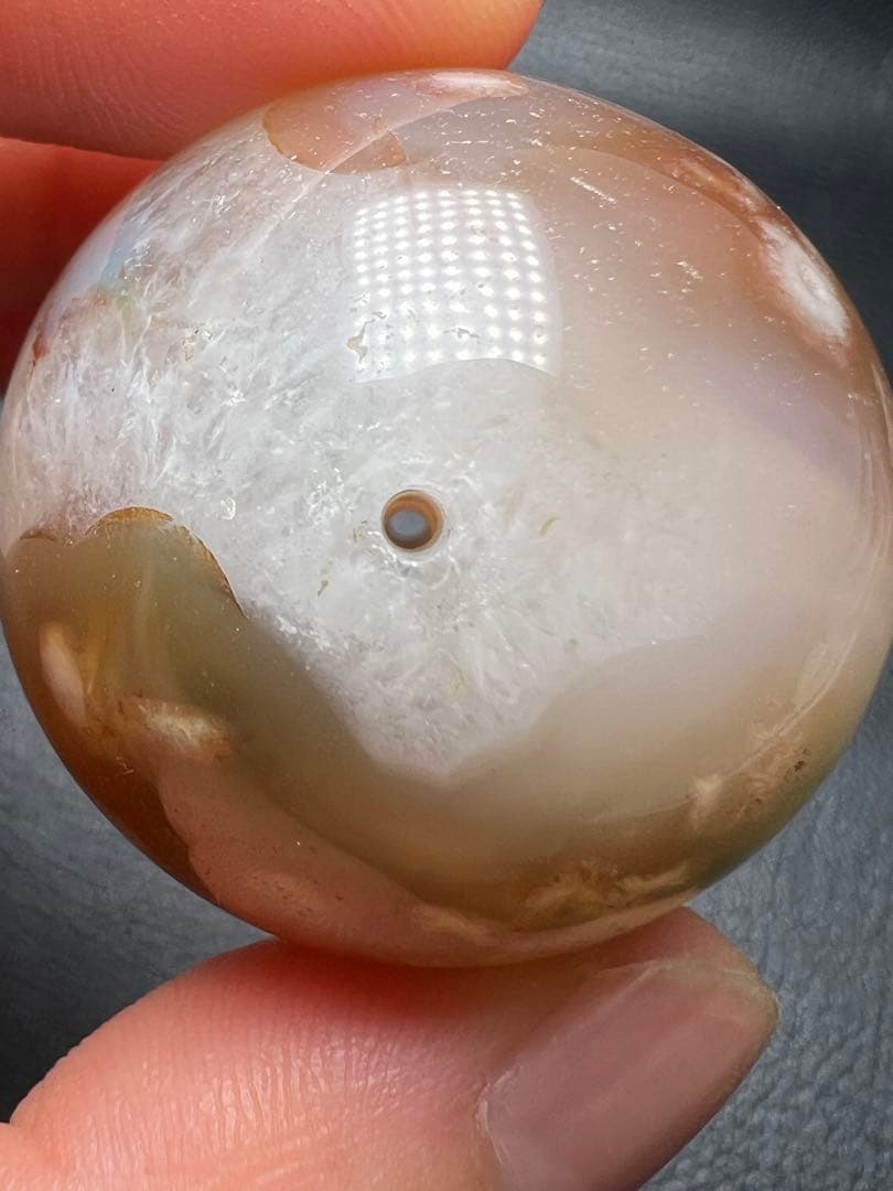 071820  32.6ミリ緑桜瑪瑙　貫通穴　結晶入り