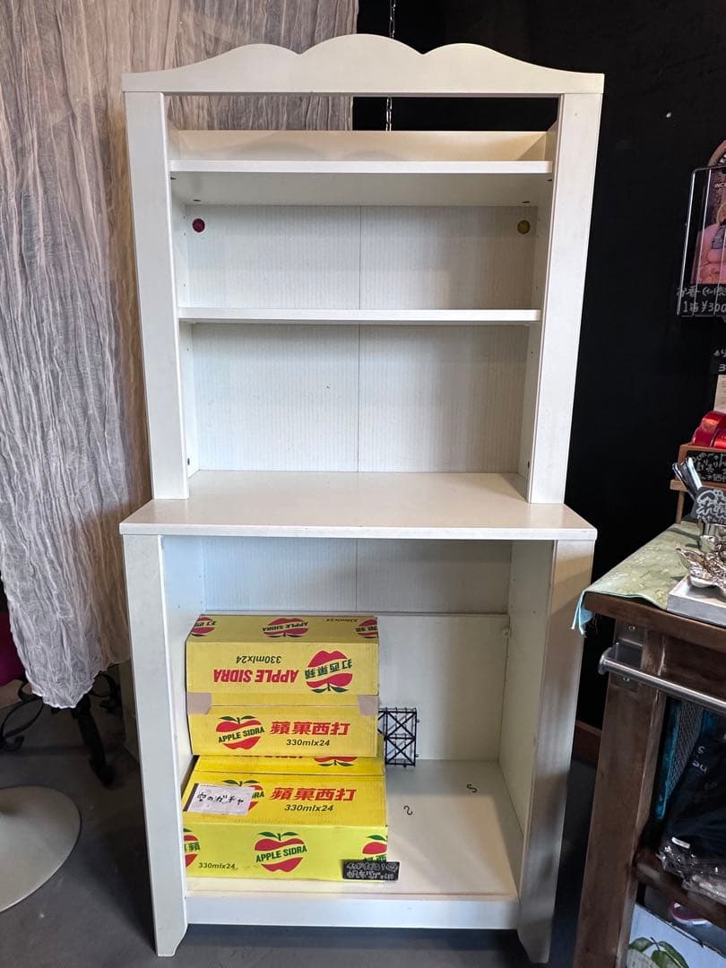 【直接引き取り可】IKEA 木製ラック ホワイト 3段 スカラップデザイン