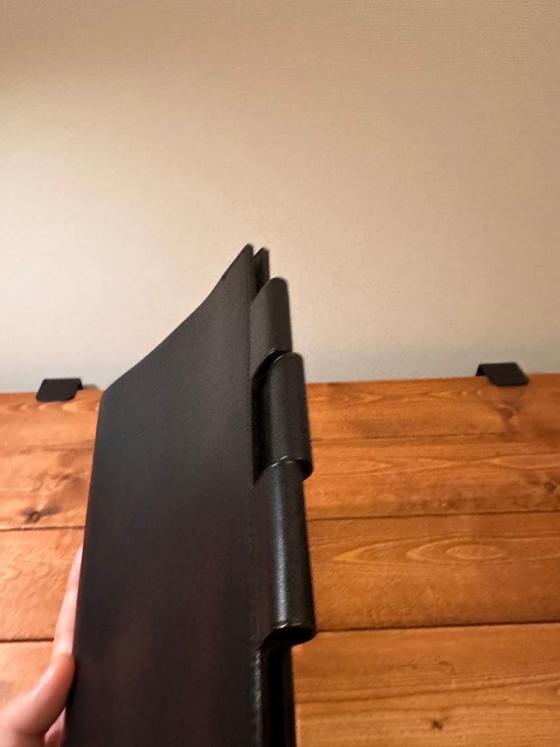 SYRINX Hasamu A4 Liscio ブラック