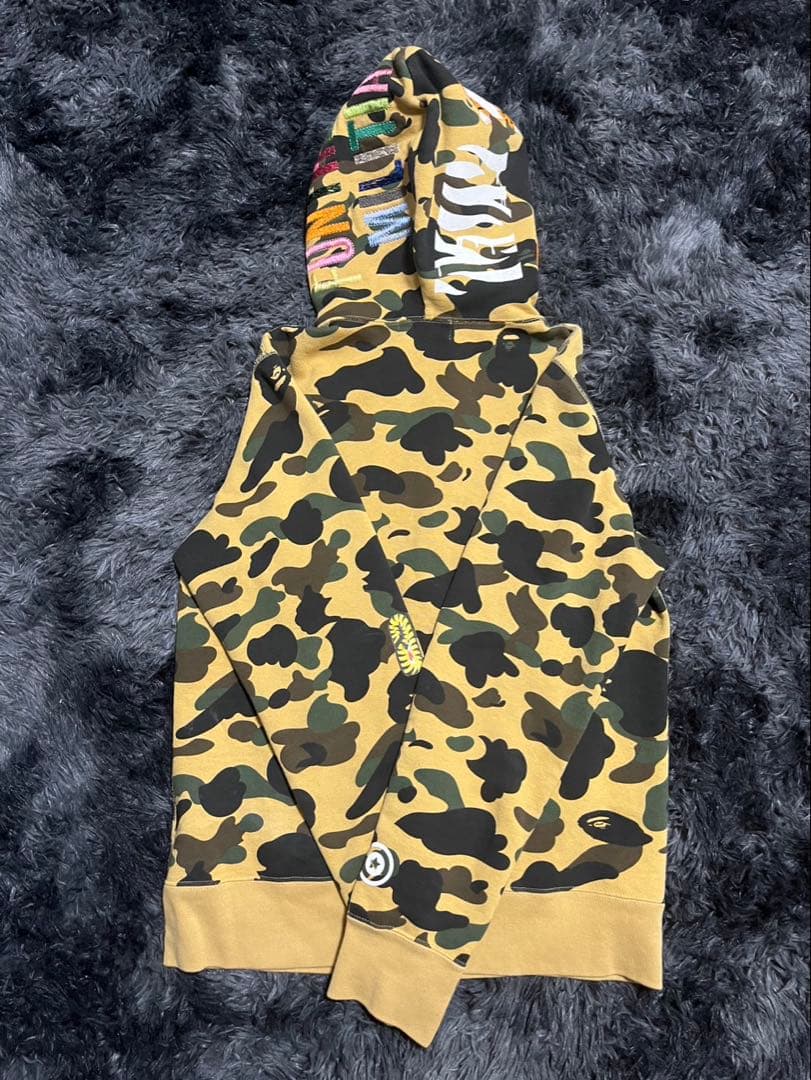 【A BATHING APE】 タイガーシャークパーカー　Mサイズ