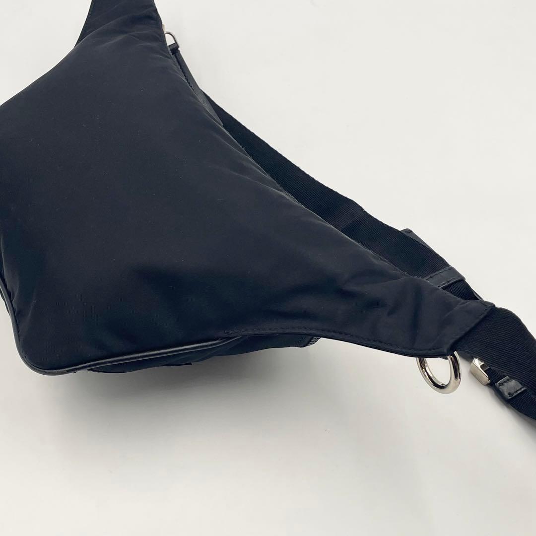 【美品】DOLCE&GABBANA ロゴプリント ベルトバッグ クロスボディ黒