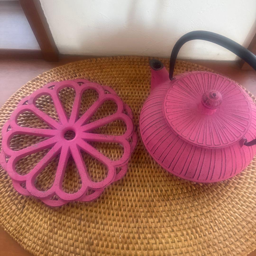 ピンク 鉄瓶 鍋敷き付き　アンシャンテジャポン