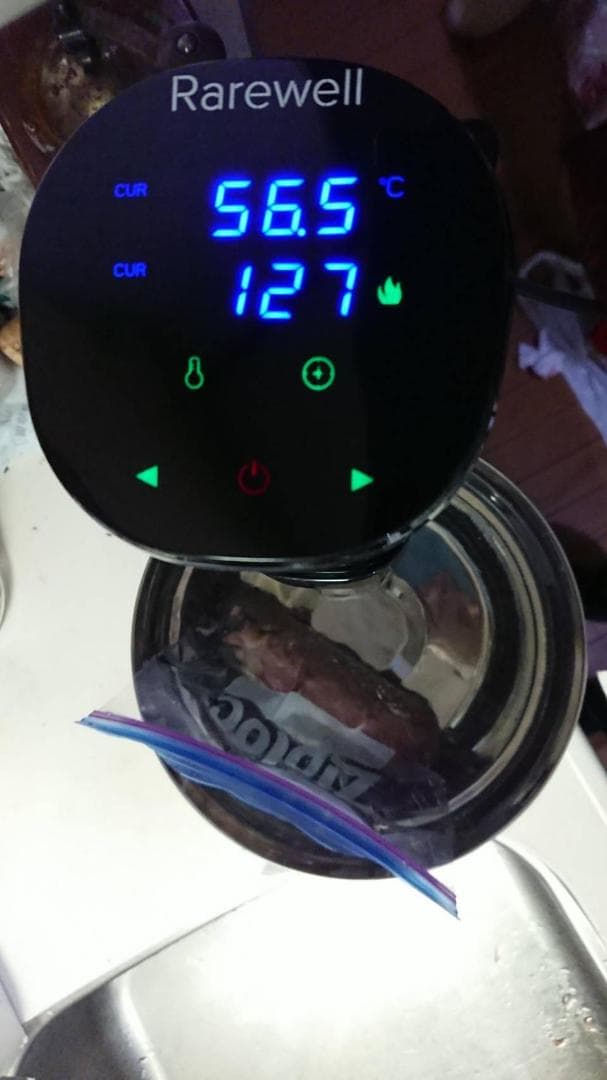 静音設計で使いやすい低温調理器 1000W