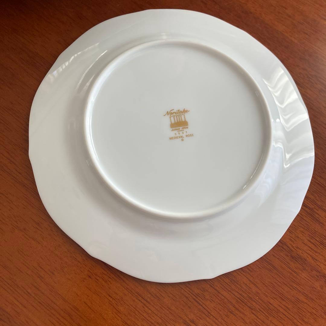 ノリタケ　ダイヤモンドコレクション　　￼メディーバル　 ＲOS E