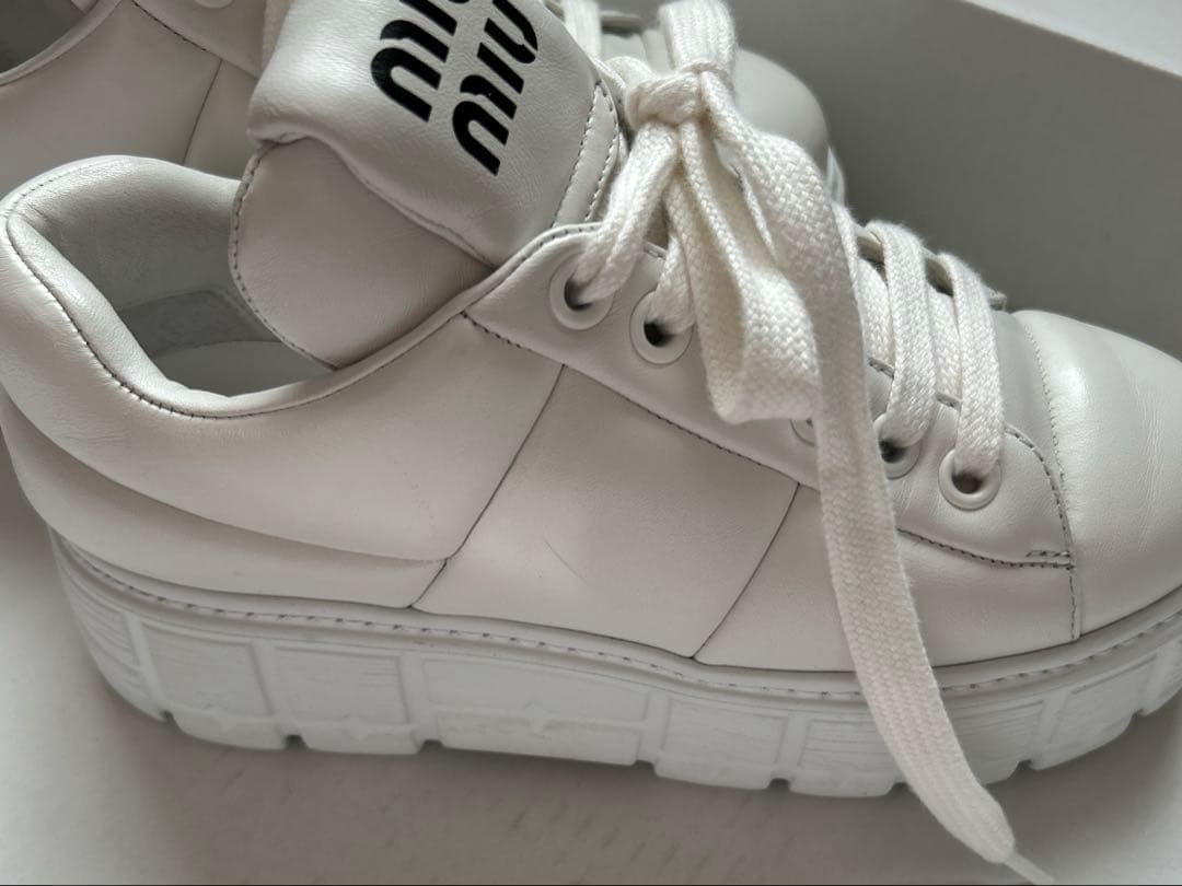 miumiu 35サイズ　厚底スニーカー　柔らかいレザー