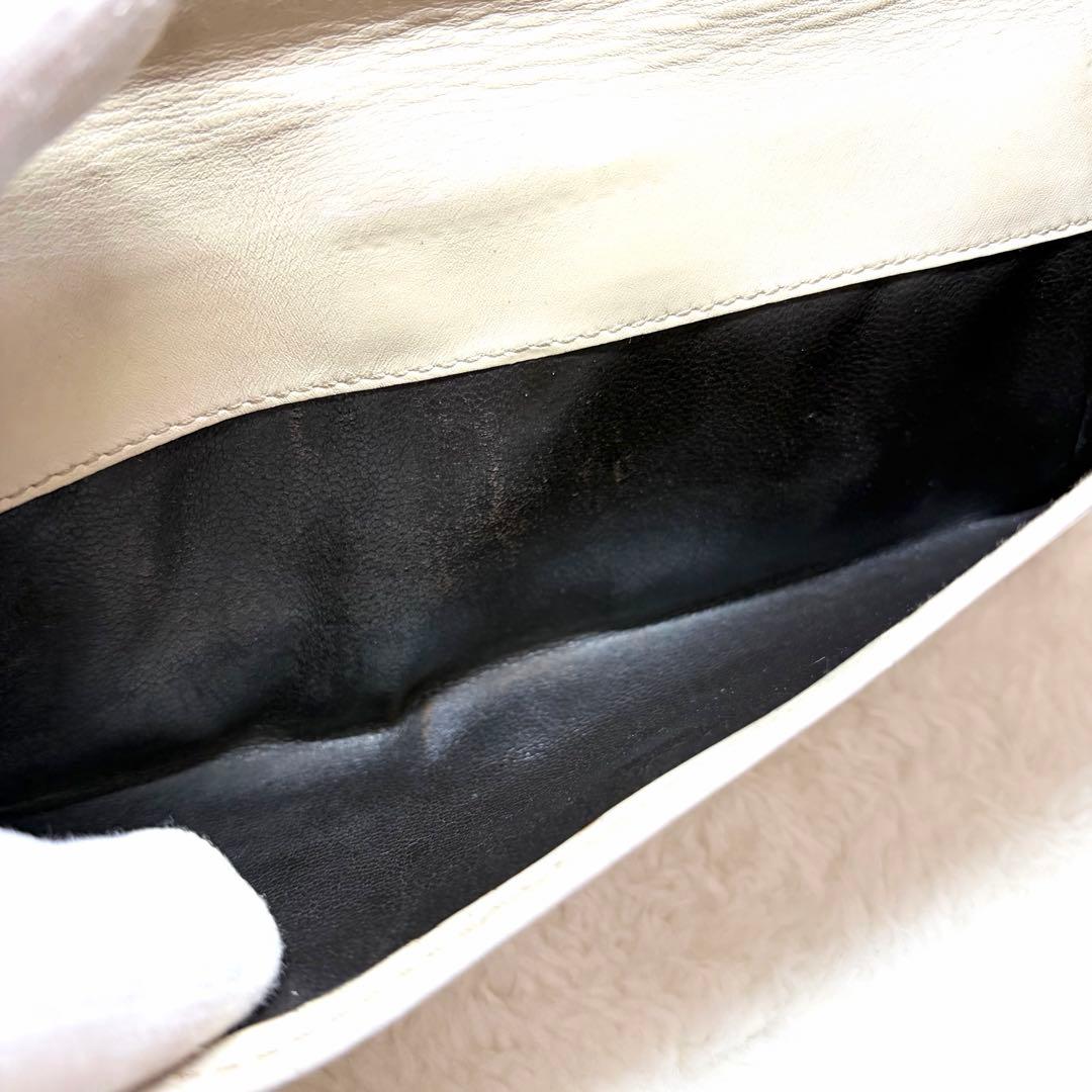 GUCCI グッチ　ホワイト 三つ折り財布　長財布　レザー　Wホック