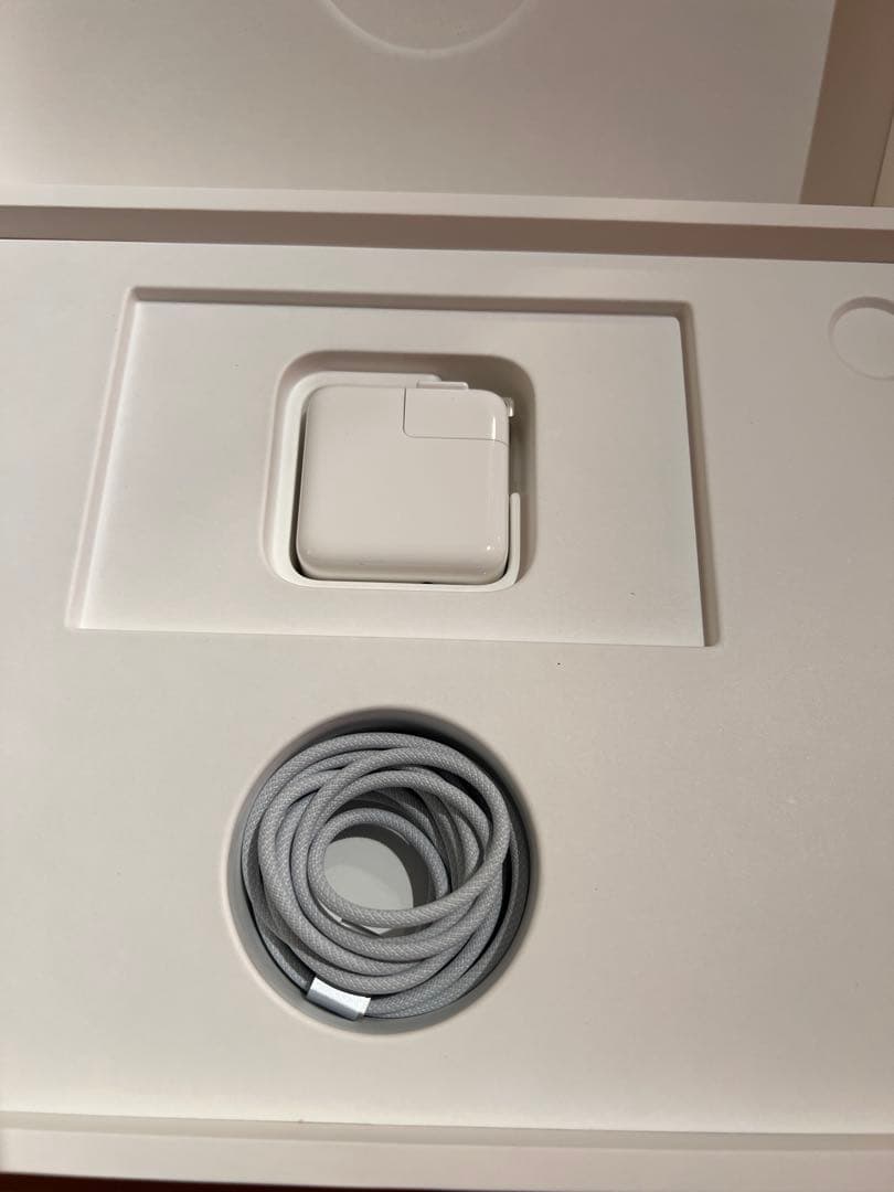 MacBookAir m4256GB、16GBシルバー 充電器最新　5年延長保証