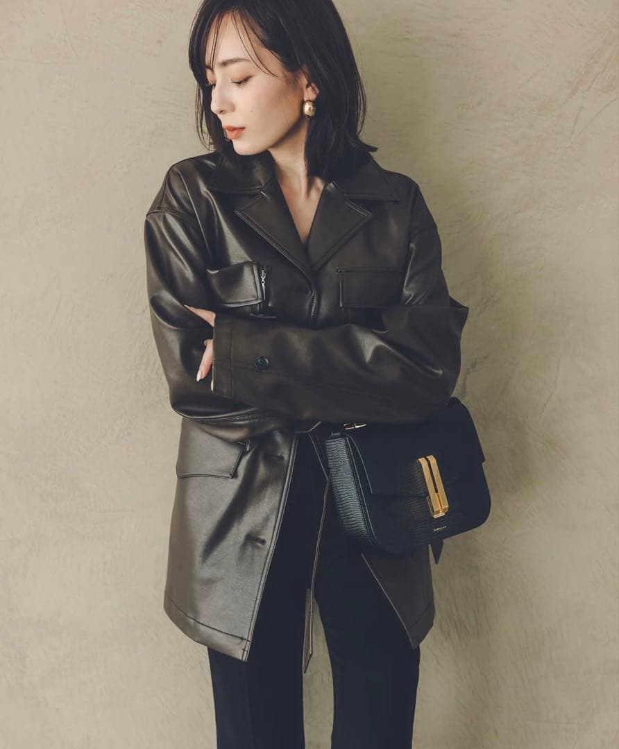 み⭐︎ anuans ヴィーガンレザーオーバージャケット